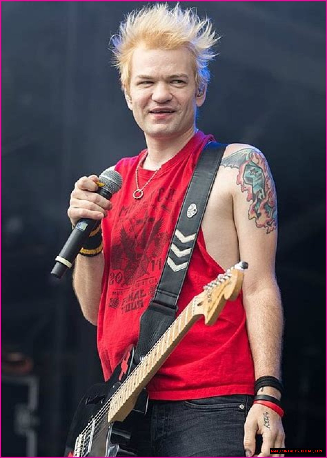 Deryck Whibley Height, Weight, Age, Spouse, Family, Facts, Biography