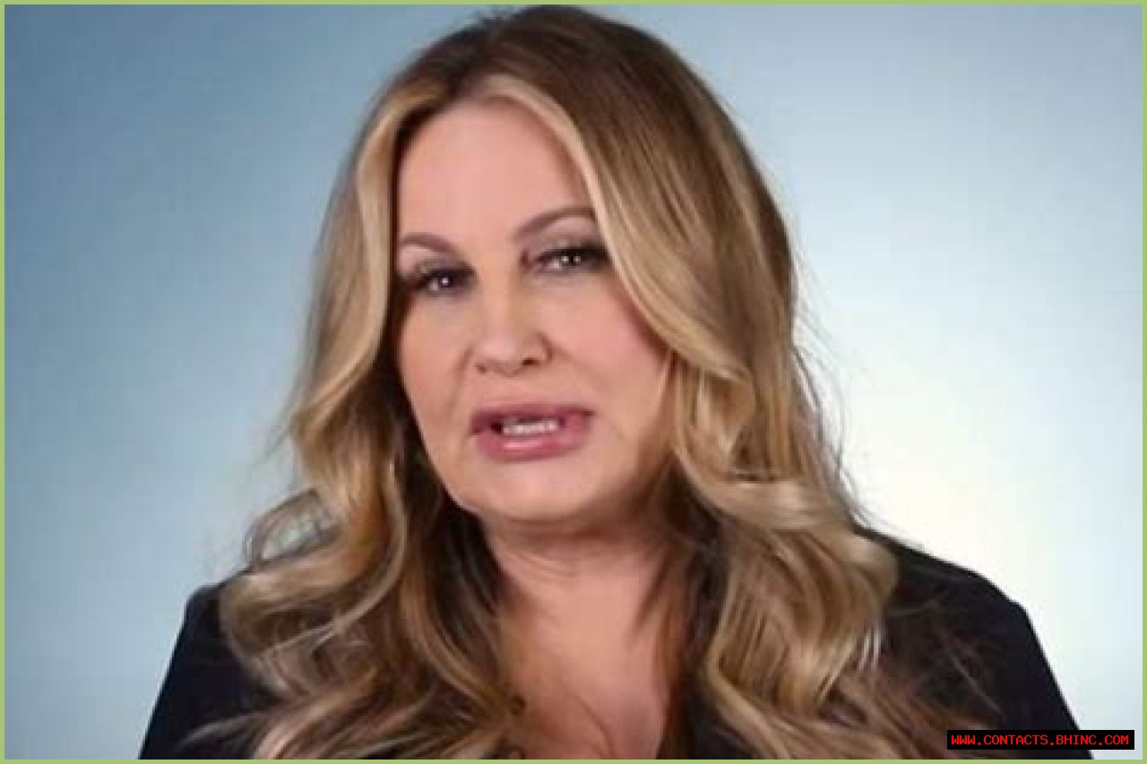 Jennifer Coolidge Husband/Boyfriend – Has She Ever Been In A Relationship?