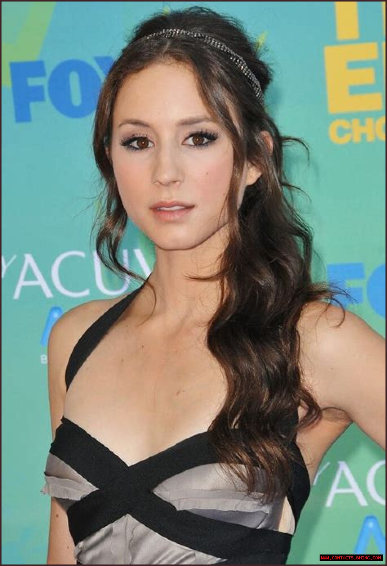 Troian Bellisario Ethnicity, Nationality, Race, Family, Body measurements, career